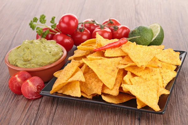 Nachos with guacamole — Stock Photo, Image