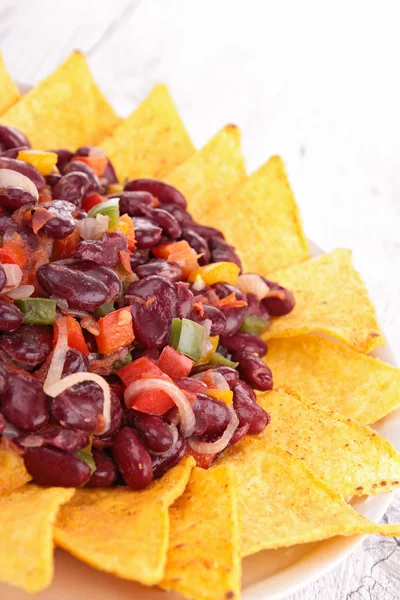 Tortilla-Chips mit Gemüse, Nachos — Stockfoto