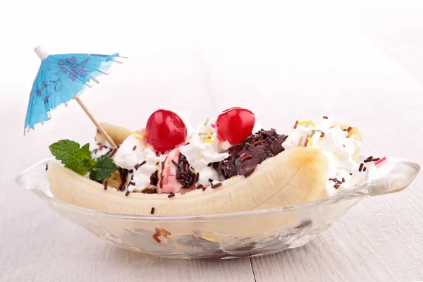 Banana split — Stock Photo, Image