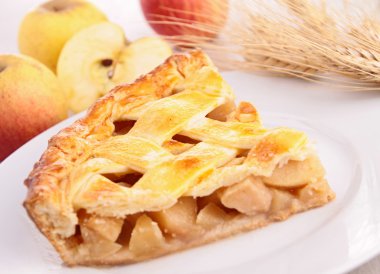pişmiş elma pasta