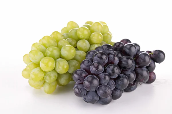 Na białym tle biało -czerwonych winogron — Zdjęcie stockowe