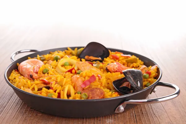 Casserole with cooked paella — Stock Photo, Image