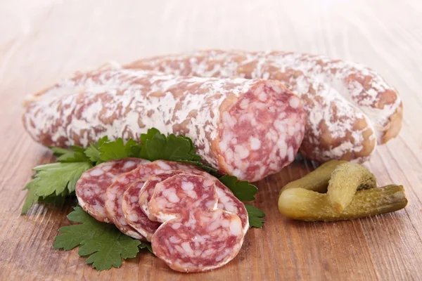 Hautnah bei Salami und Brot — Stockfoto