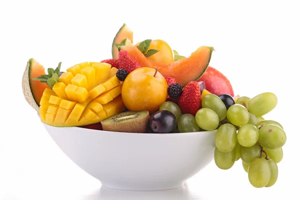 Tigela de frutas isoladas em branco — Fotografia de Stock