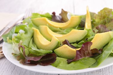 Avokado Salatası