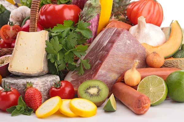 Meyve, sebze, et ve peynir kompozisyon — Stok fotoğraf