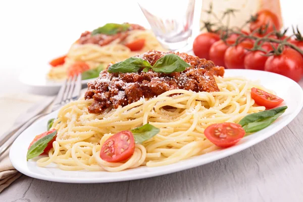 Spaghetti i bolognese, sos — Zdjęcie stockowe