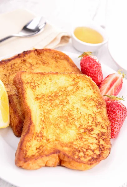 Franska toast med jordgubbe — Stockfoto