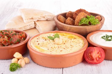 Humus ve falafel