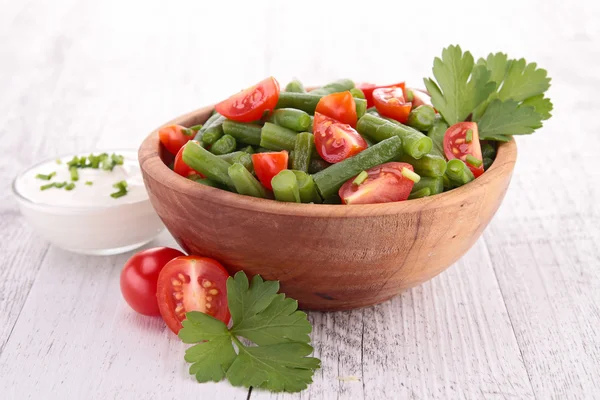 Tomaten und grüne Bohnen Salat — Stockfoto