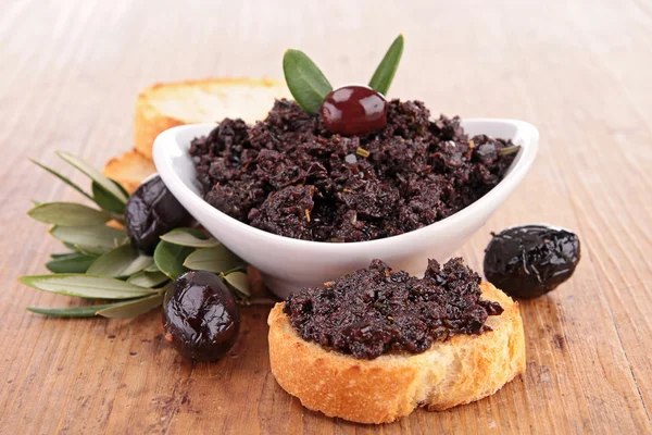 Tapenade e pane — Foto Stock