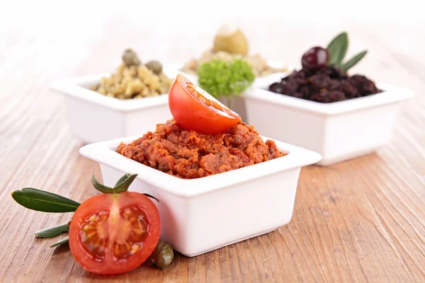 Асортимент tapenade — стокове фото