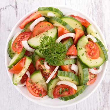Vejetaryen salatası
