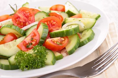 Vejetaryen salatası