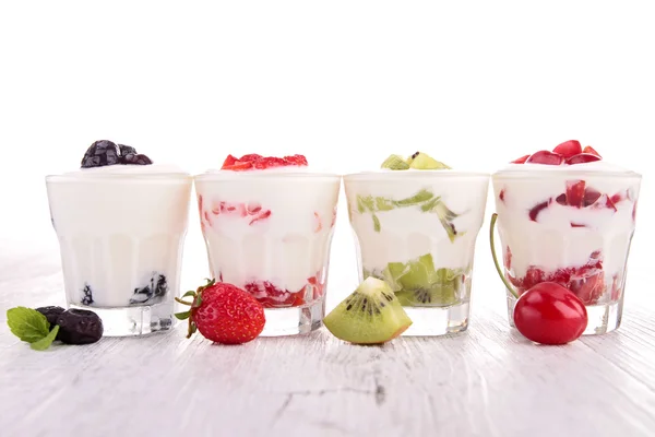 Obst und Joghurt — Stockfoto