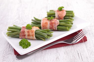 Green bean rolled with bacon