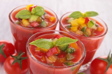 soğuk gazpacho çorbası