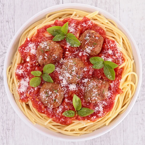 Спагетті, фрикадельки і томатний соус — стокове фото