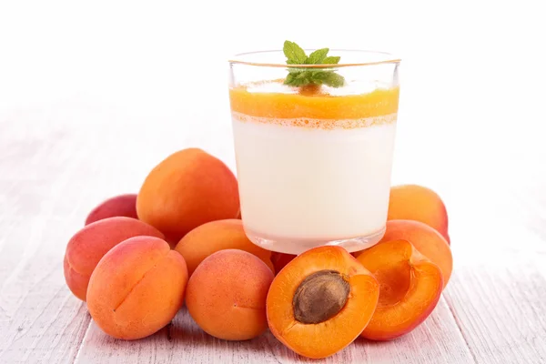 Aprikos pannacotta — Stockfoto