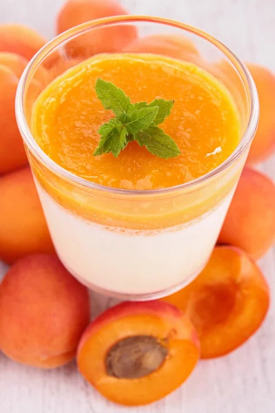 Apricot panna cotta — Stock Photo, Image