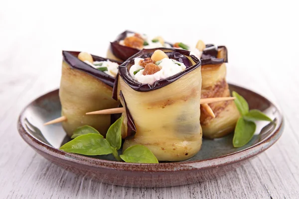 Melanzane arrotolate con formaggio — Foto Stock