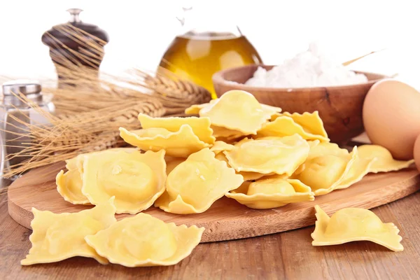 Raw ravioli — Stock Photo, Image