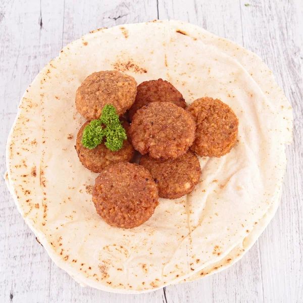 Pita bread and falafel — Stock Photo, Image