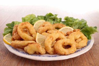 Fried calamari and salad