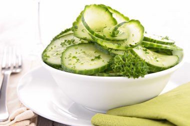 tabak salatalık salatası