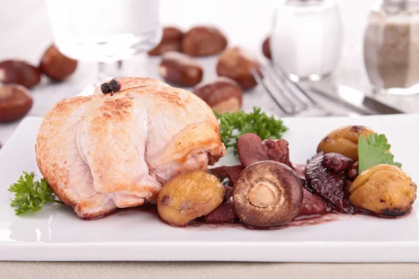 Autumn meal with meat and chestnut — Stock Photo, Image