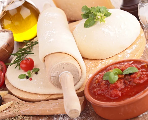 Dough pizza with ingredient — Stock Photo, Image