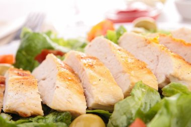 Tavuklu salata.