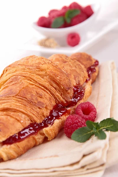 Close up on croissant with jam — Stock Photo, Image