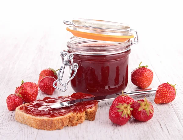 Strawberry jam and bread — Stock Photo, Image