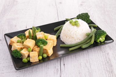 tofu ve pirinç