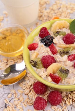 yulaf lapası ve berry