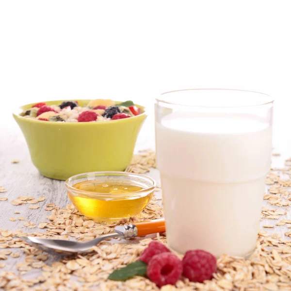 Glass of milk and cereal — Stock Photo, Image