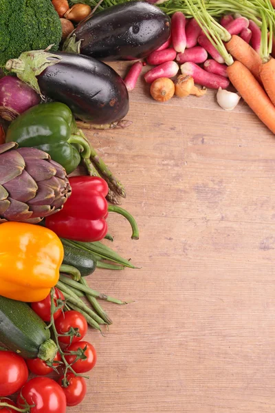 Raw vegetables on wood — Stock Photo, Image