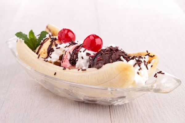 Banana split — Stock Photo, Image