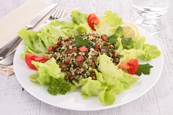 Libański tabbouleh — Zdjęcie stockowe