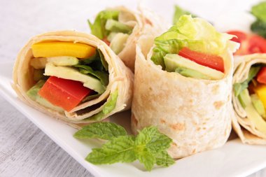 tortilla sarma sebzeli