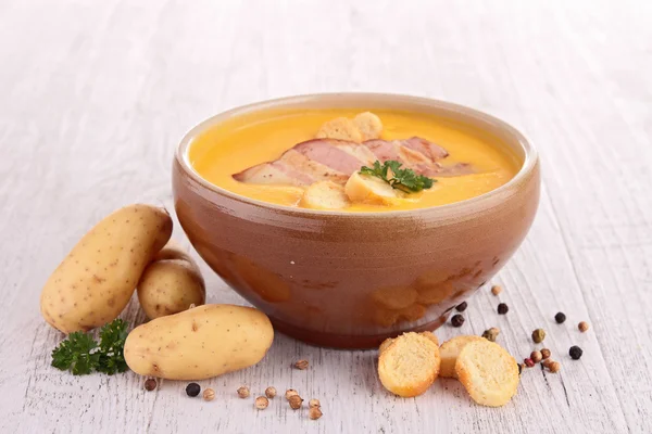 Gemüsesuppe und Speck — Stockfoto