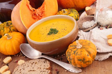 Balkabağı çorbası.