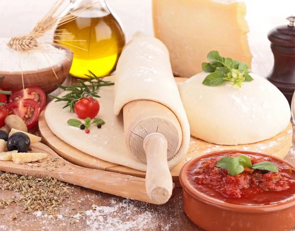 Pizza dough — Stock Photo, Image