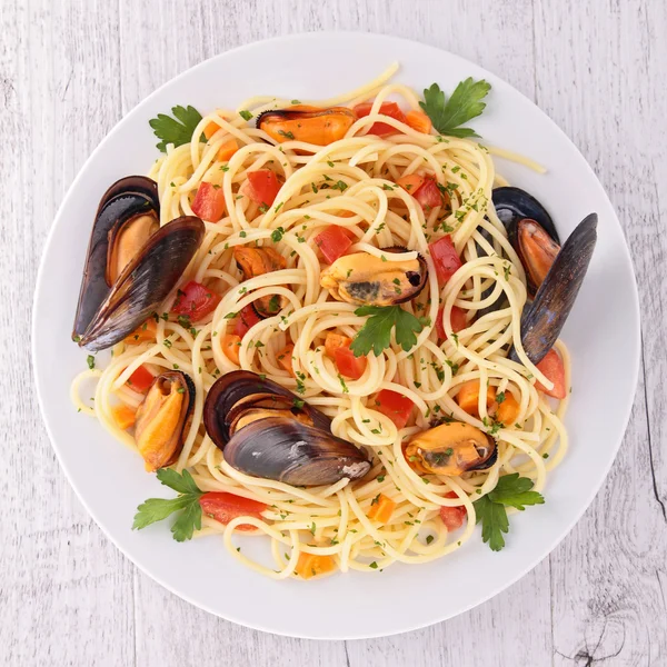 Espaguete e crustáceo — Fotografia de Stock