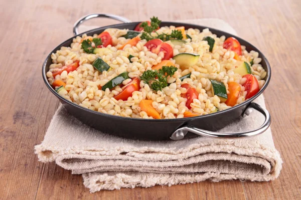 Casserole with wheat and vegetables — Stock Photo, Image