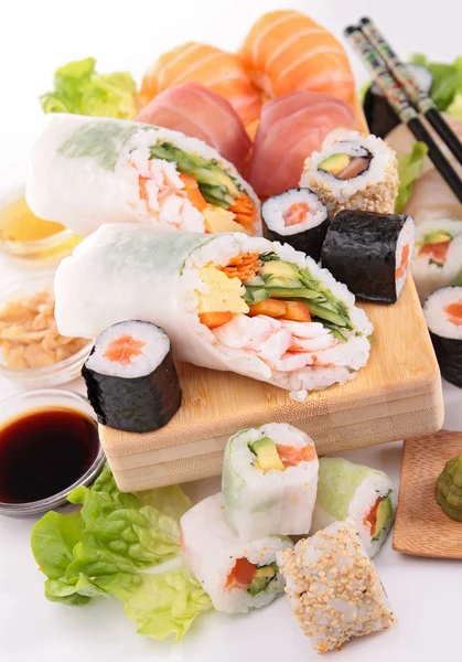 Blandade sushi — Stockfoto