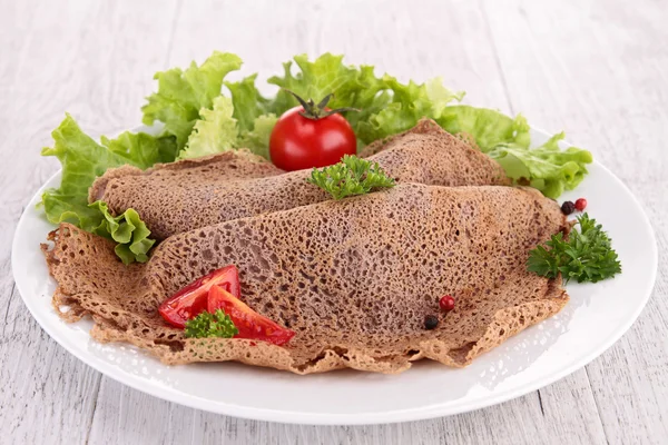 Buckwheat crepe with salad — Stock Photo, Image