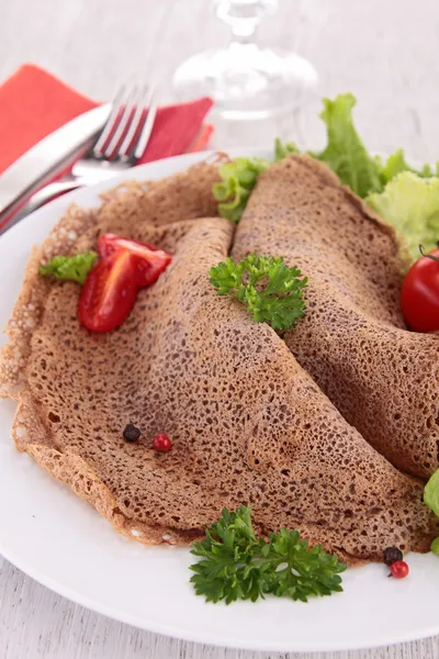 Buckwheat crepe with salad — Stock Photo, Image