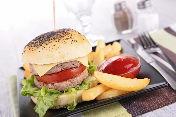 Camião de comida, hambúrguer — Fotografia de Stock